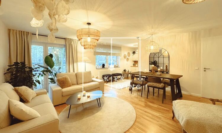 Stilvolle%20Gemu%CC%88tlichkeit%20trifft%20Natur%20 %20liebevoll%20gestaltetet%202%20Zi.%20Whg.%20mit%20gro%C3%9Fem%20Balkon